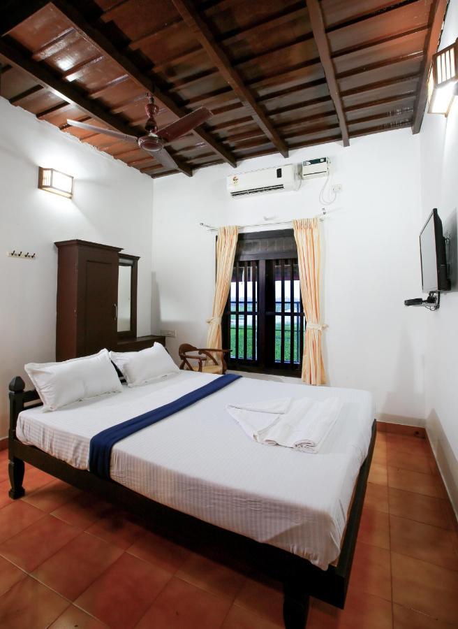 Palmy Lake Resort Alappuzha Exterior foto