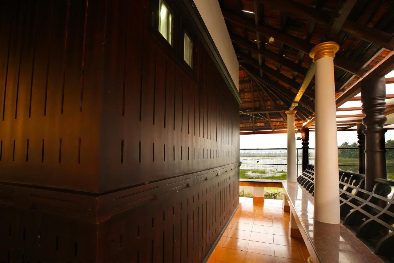 Palmy Lake Resort Alappuzha Exterior foto